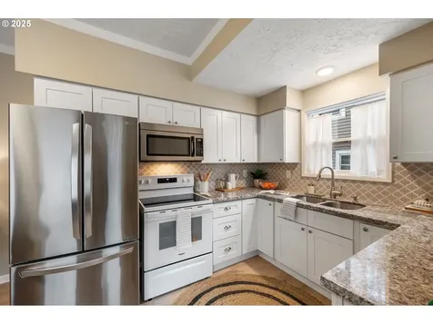 88 NE Ivy Street Portland OR 97212