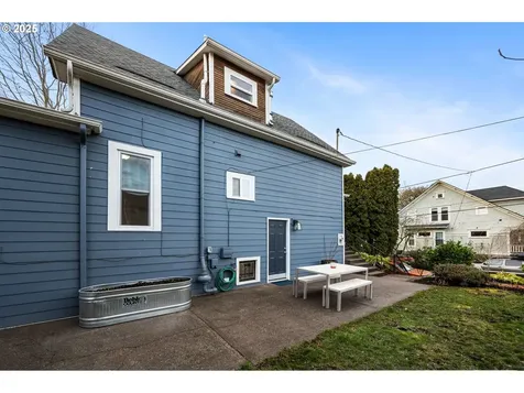 88 NE Ivy Street Portland OR 97212
