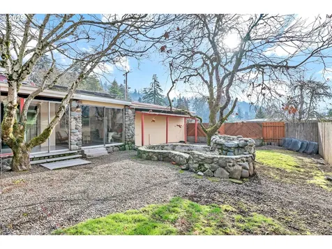 3730 Potter Street Eugene OR 97405