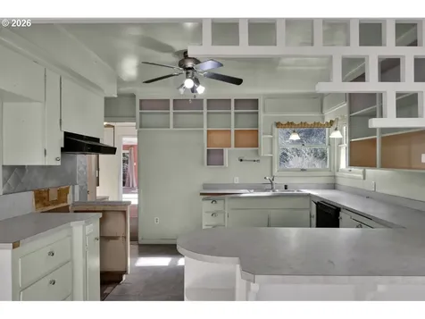 90136 Green Creek Road Deadwood OR 97430