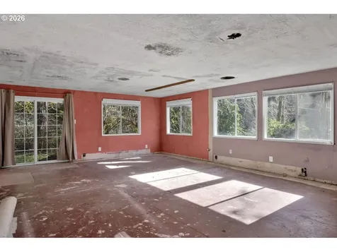 90136 Green Creek Road Deadwood OR 97430