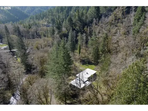90136 Green Creek Road Deadwood OR 97430
