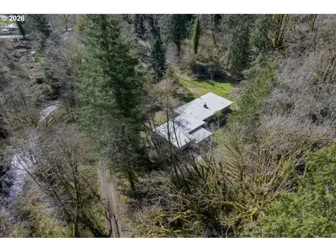 90136 Green Creek Road Deadwood OR 97430