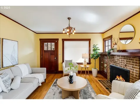 2423 SE Woodward Street Portland OR 97202