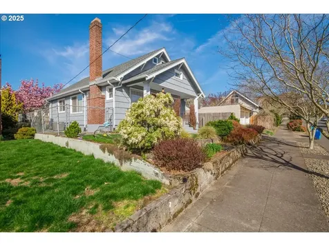 2423 SE Woodward Street Portland OR 97202
