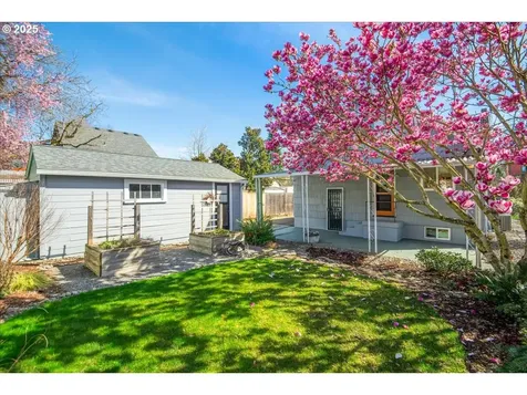 2423 SE Woodward Street Portland OR 97202