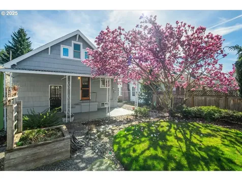 2423 SE Woodward Street Portland OR 97202