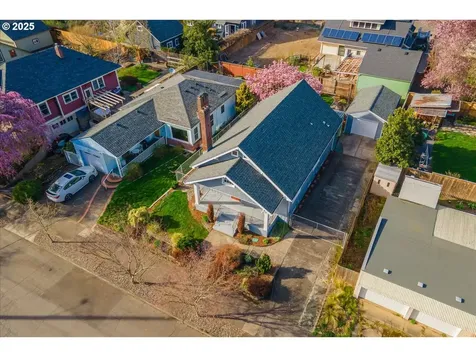 2423 SE Woodward Street Portland OR 97202