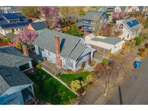 2423 SE Woodward Street Portland OR 97202