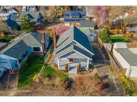 2423 SE Woodward Street Portland OR 97202