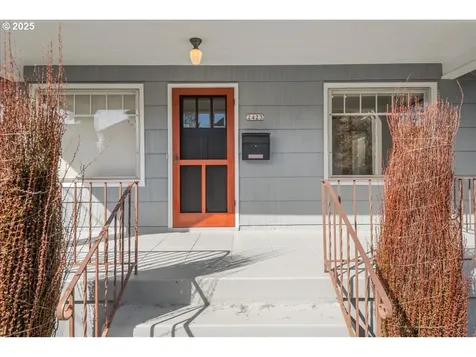 2423 SE Woodward Street Portland OR 97202