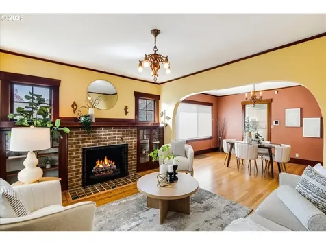 2423 SE Woodward Street Portland OR 97202