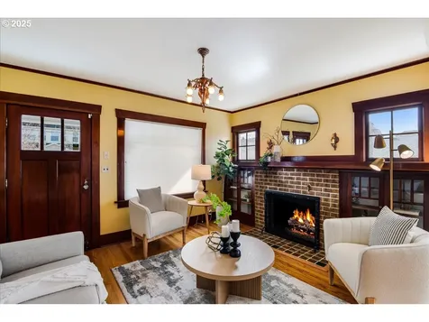 2423 SE Woodward Street Portland OR 97202