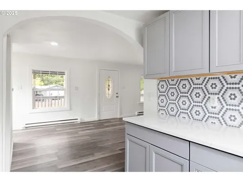 611 NE Pioneer Avenue Castle Rock WA 98611