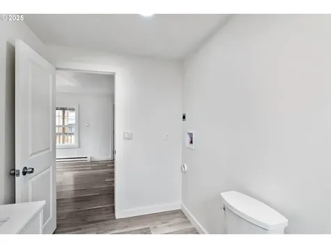 611 NE Pioneer Avenue Castle Rock WA 98611