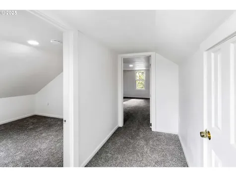 611 NE Pioneer Avenue Castle Rock WA 98611