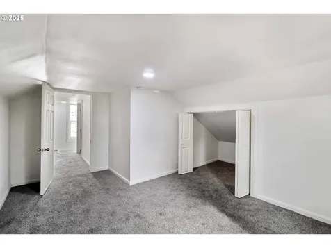 611 NE Pioneer Avenue Castle Rock WA 98611