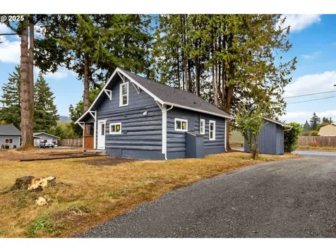 611 NE Pioneer Avenue Castle Rock WA 98611