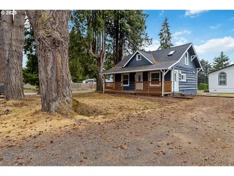 611 NE Pioneer Avenue Castle Rock WA 98611