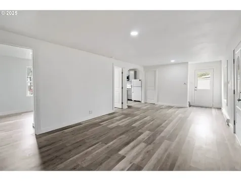 611 NE Pioneer Avenue Castle Rock WA 98611