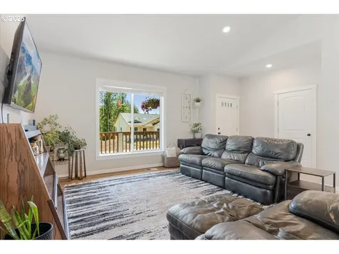 272 E I Street Vernonia OR 97064