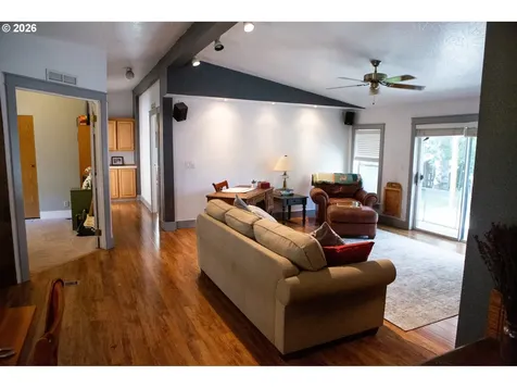 3262 Jory Street Woodburn OR 97071