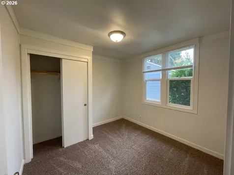 5821 SE Knapp Street Portland OR 97206