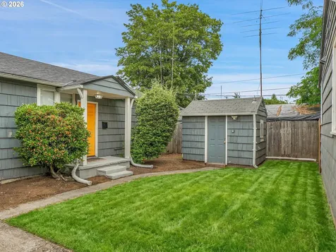 5821 SE Knapp Street Portland OR 97206