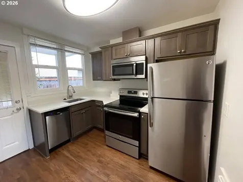 5821 SE Knapp Street Portland OR 97206