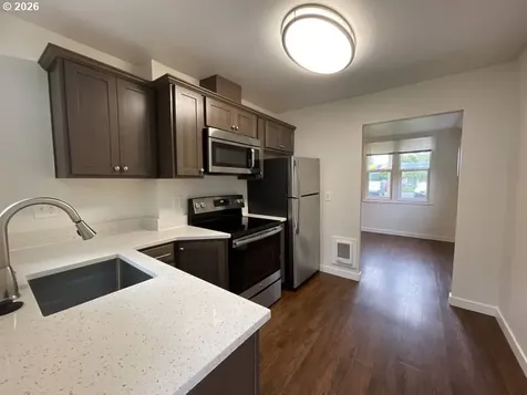 5821 SE Knapp Street Portland OR 97206