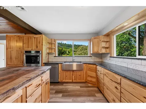 31762 Nichols Lane Cottage Grove OR 97424