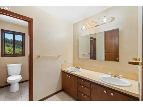 31762 Nichols Lane Cottage Grove OR 97424