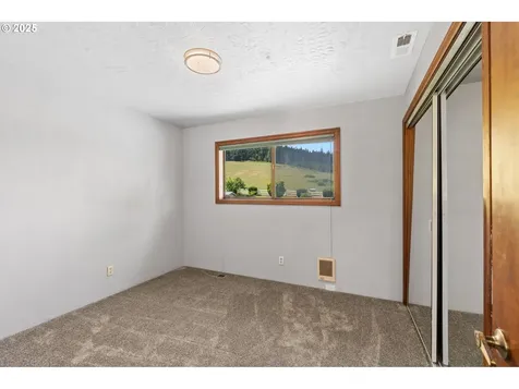 31762 Nichols Lane Cottage Grove OR 97424
