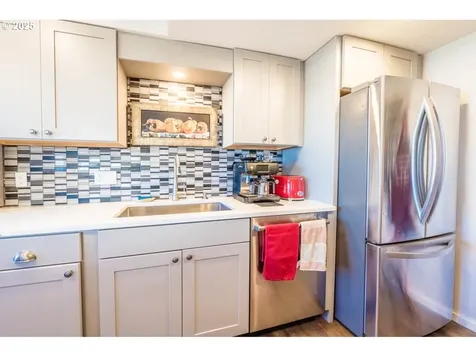 6225 NW Logan Road Lincoln City OR 97367