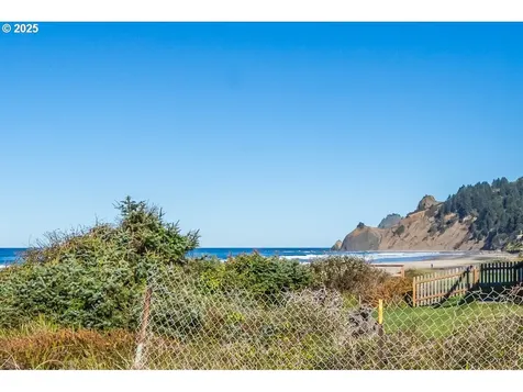 6225 NW Logan Road Lincoln City OR 97367