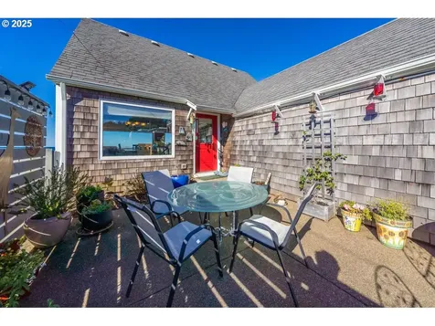 6225 NW Logan Road Lincoln City OR 97367
