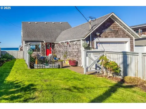 6225 NW Logan Road Lincoln City OR 97367