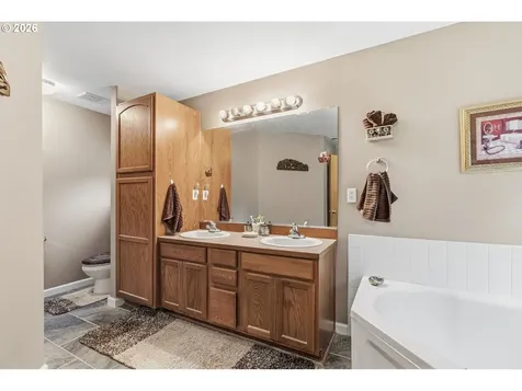 260 Trinity Drive Castle Rock WA 98611