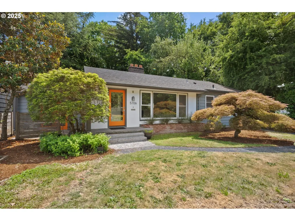 5706 SE Clinton Street Portland OR 97206