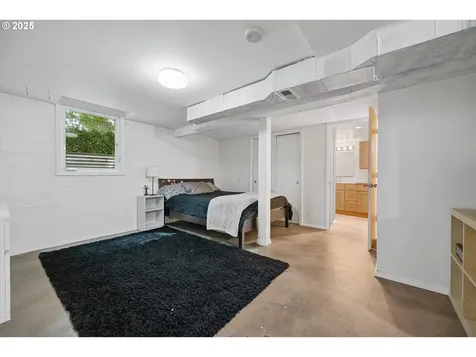 5706 SE Clinton Street Portland OR 97206