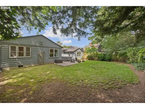 5706 SE Clinton Street Portland OR 97206