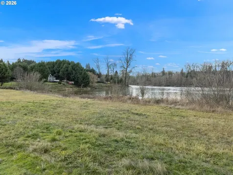 108 Shoreline Drive Toledo WA 98591