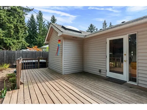 8913 NE Russell Street Portland OR 97220