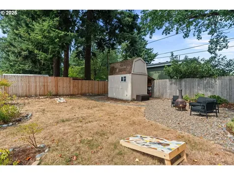 8913 NE Russell Street Portland OR 97220
