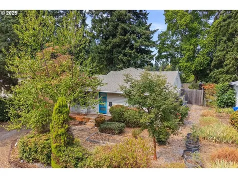 8913 NE Russell Street Portland OR 97220