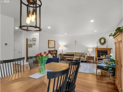 33 NW Kalmia Avenue Warrenton OR 97146