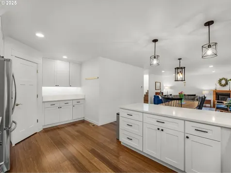 33 NW Kalmia Avenue Warrenton OR 97146