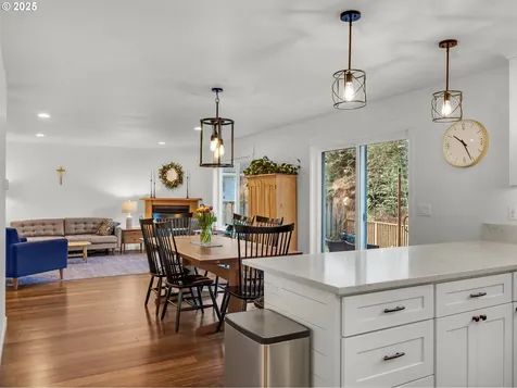 33 NW Kalmia Avenue Warrenton OR 97146