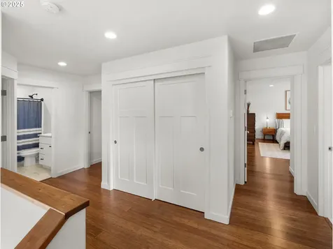 33 NW Kalmia Avenue Warrenton OR 97146