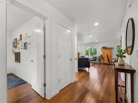 33 NW Kalmia Avenue Warrenton OR 97146